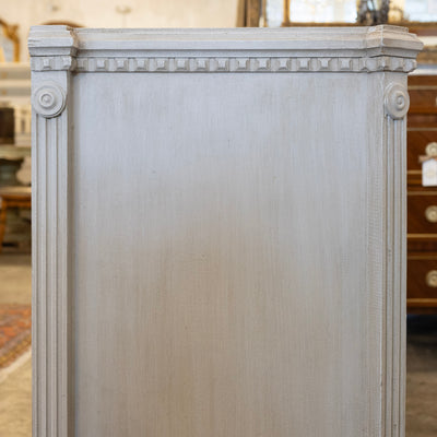 Swedish 3-Drawer Nightstand – Open Diamond Trim in Distressed Grey