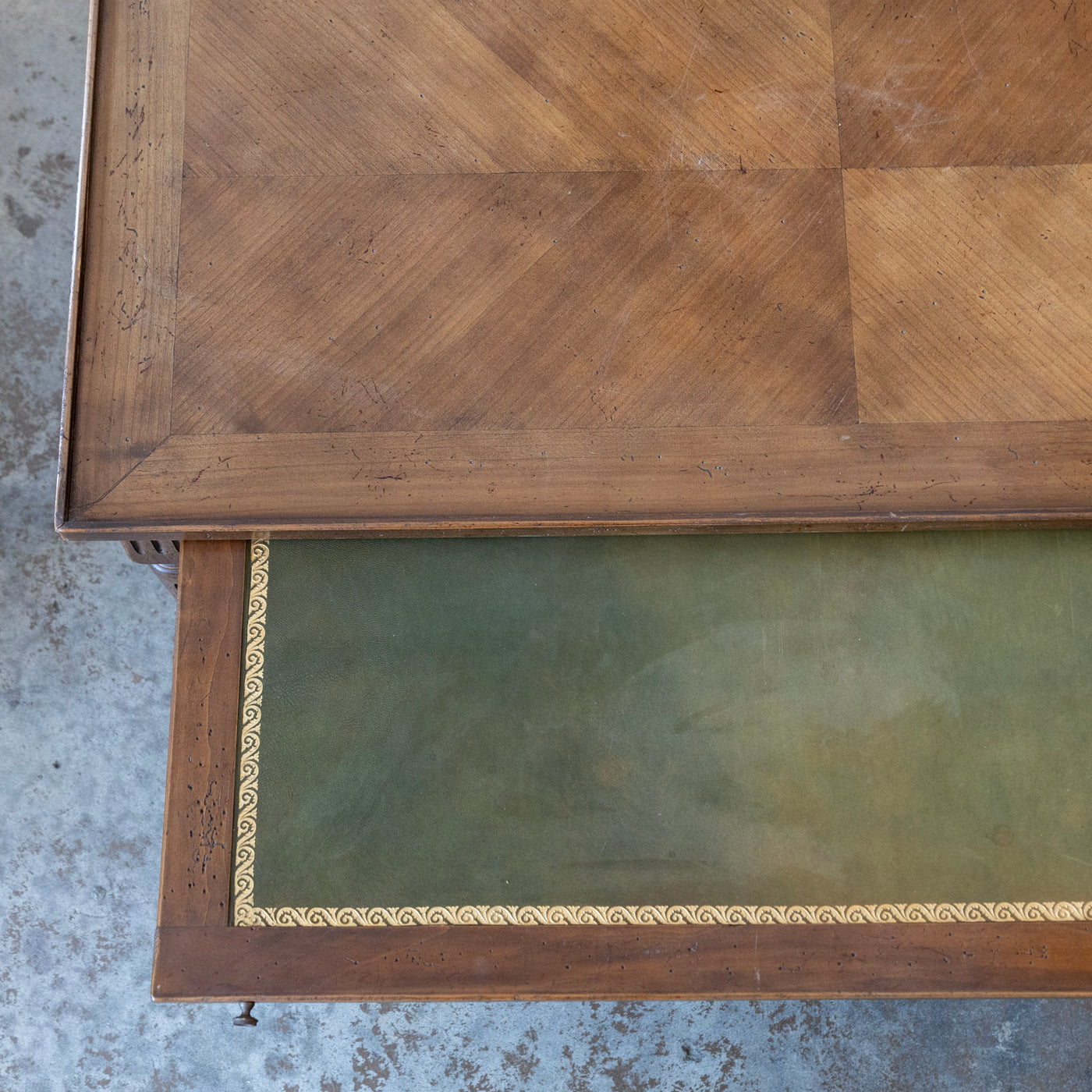 Louis XV Walnut Coffee Table – Slide-Out Leather Panel & Chevron Inlay
