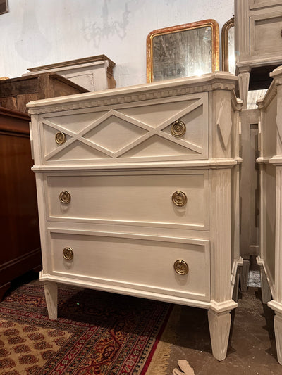 Swedish Chest with Diamond Canted Corner