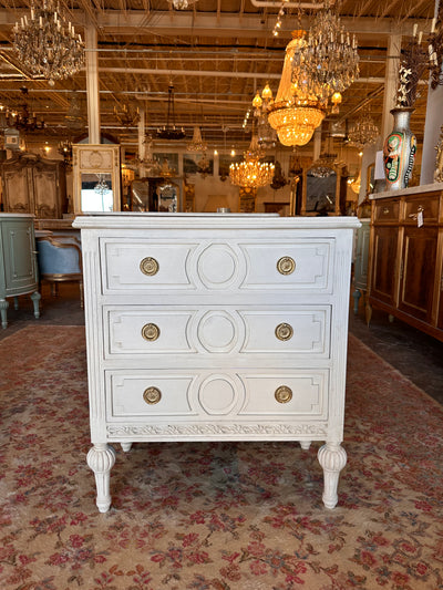 Swedish Chest with Circle Carving