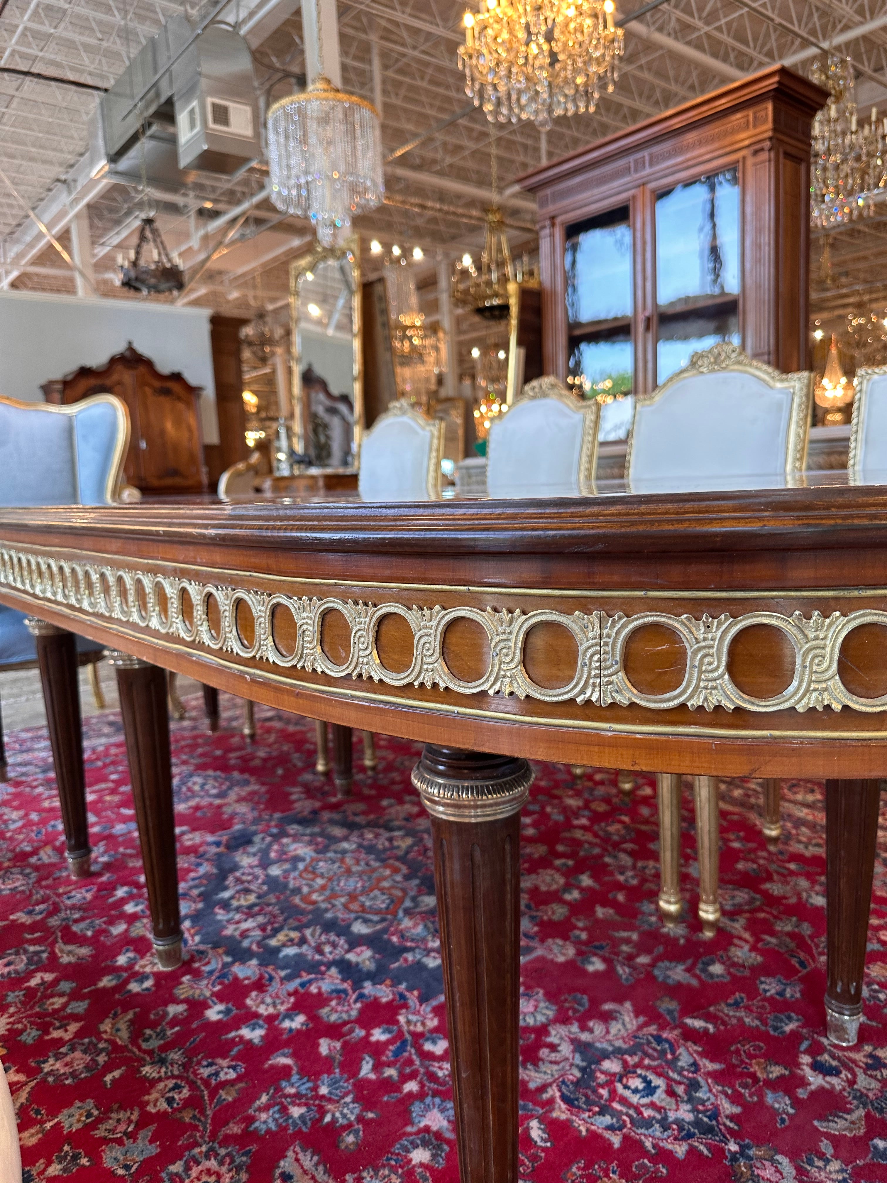 フランス アンティーク Oval Oak Table French Oval Dining Room Table | Chairish