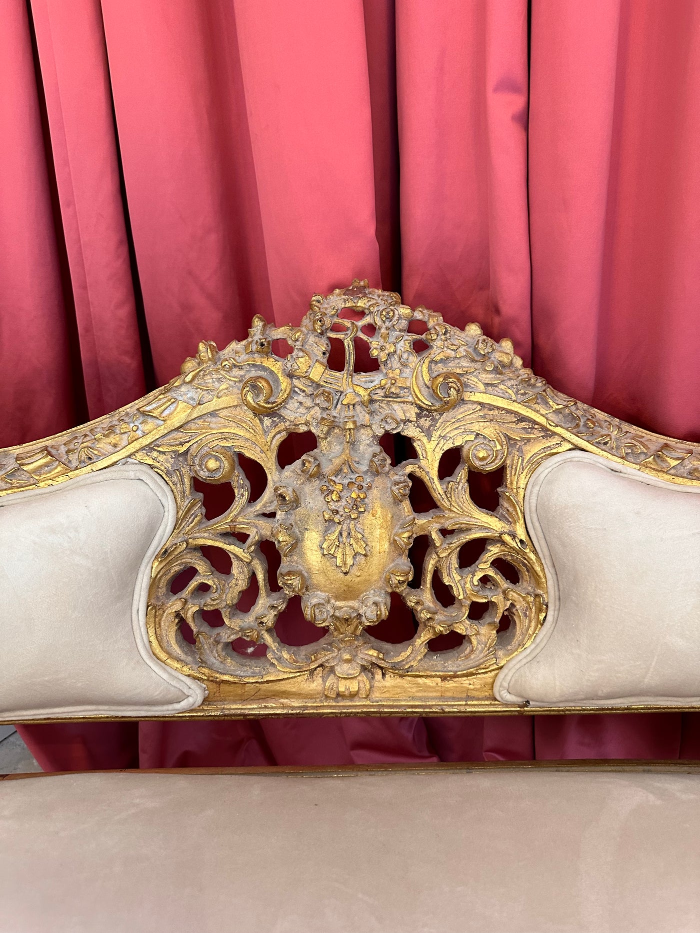 Louis XV Ornate Off White Velvet Settee