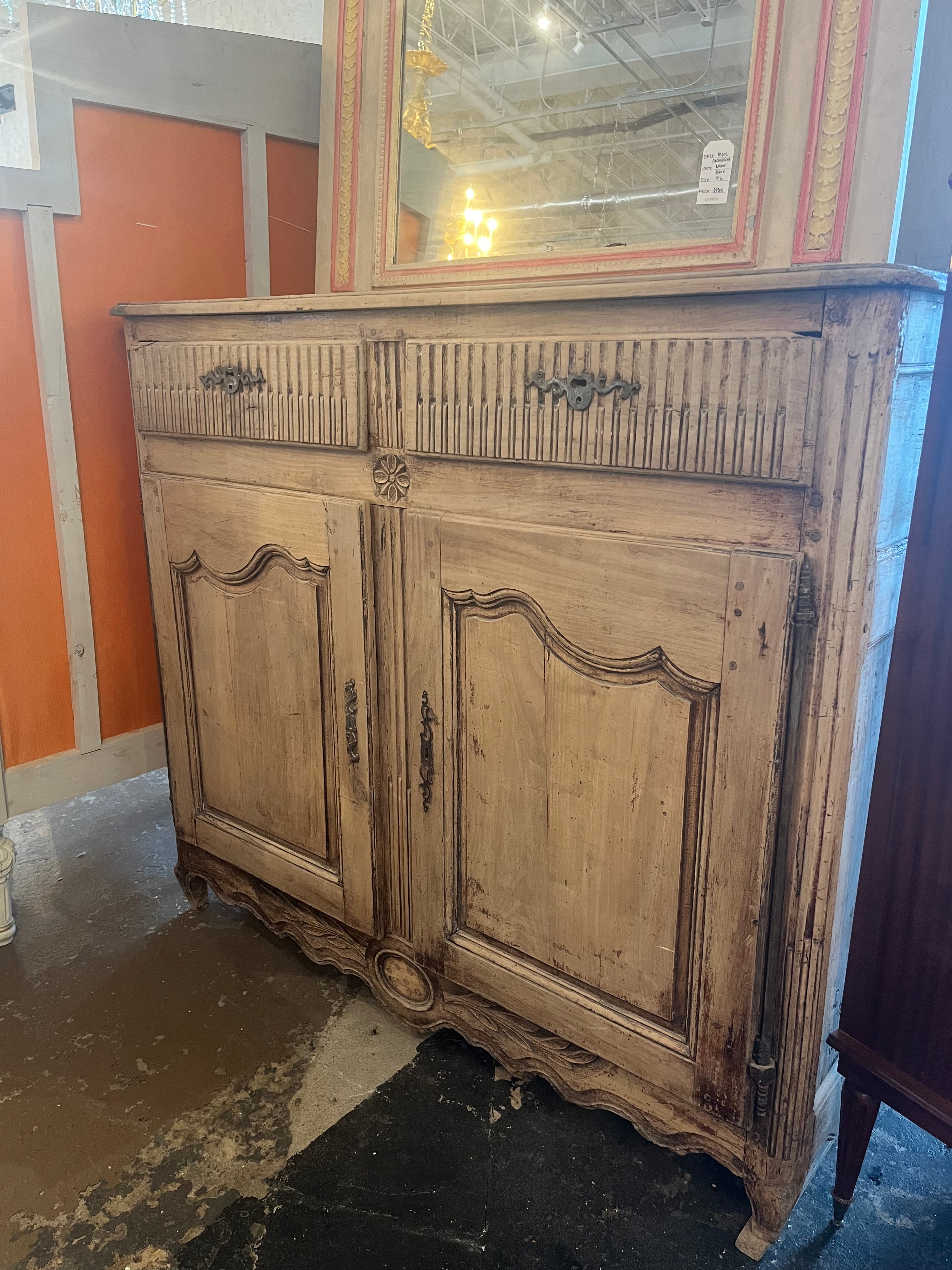 French Country Buffet Le Chateau